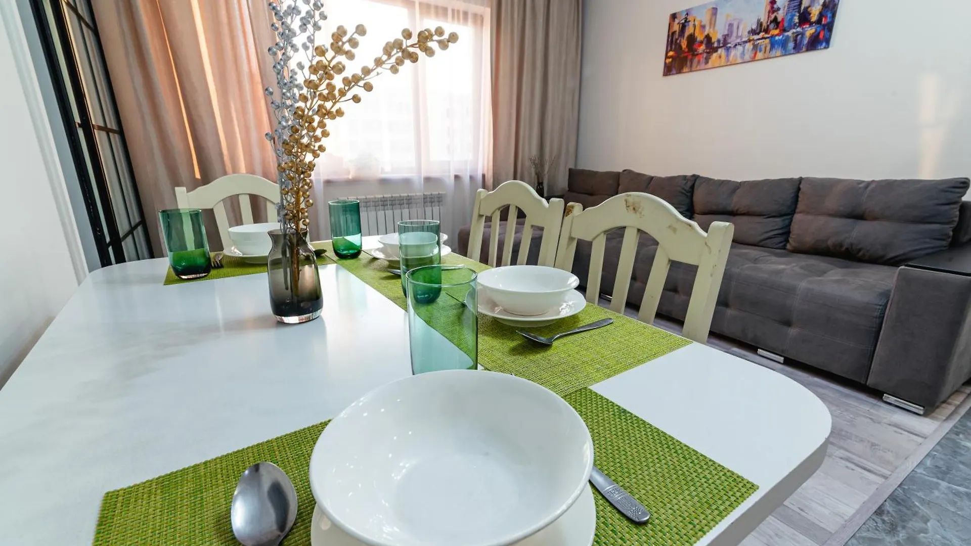 Appartement Просторная 3-Комнатная Квартира В Жк Евразия à Almaty 0*,